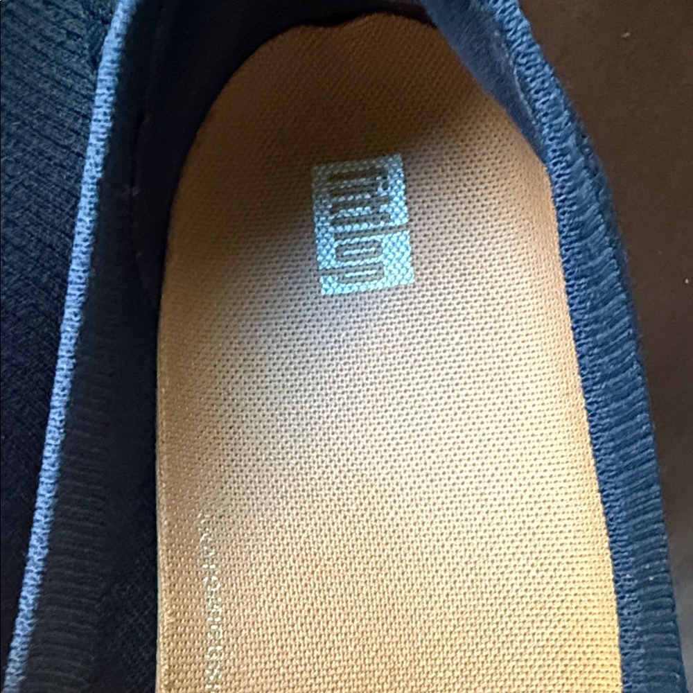 Slip-On Knit Women's Sneakers in Navy - Picture 3 of 9